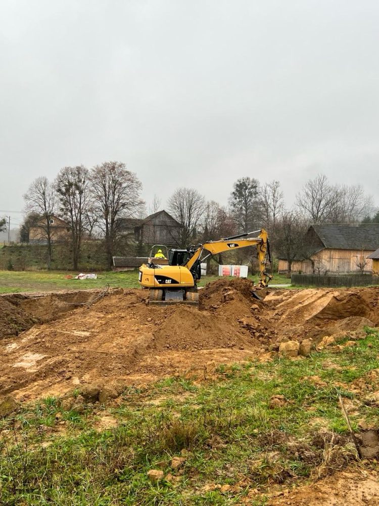 koparka z operatorem dubiecko, koparka blisko